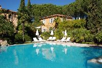 FILET DE LOUP AUX PARFUMS D'OLIVE ET D'ORIENT PAR FRANCK LOUIS BROC LA BASTIDE DE SAINT TROPEZ